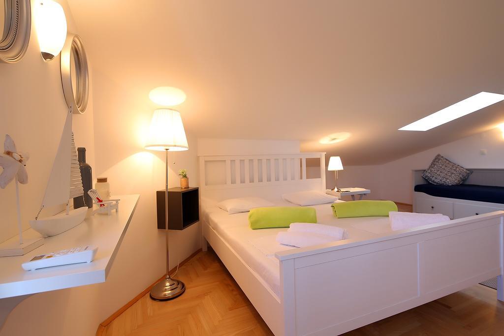 Apartments Papalinna By Moro Malinska Buitenkant foto
