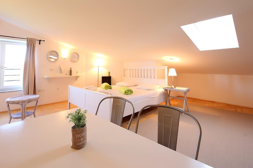 Apartments Papalinna By Moro Malinska Buitenkant foto